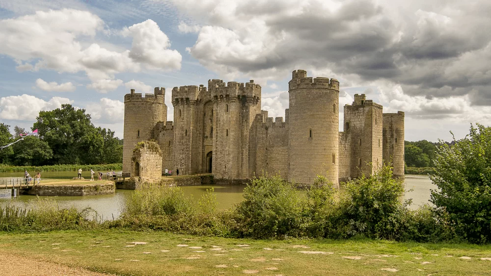 Photo of Bodiam Castle in summer